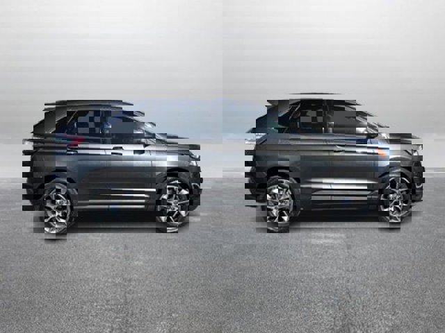 Certified 2018 Ford Edge Titanium w/ Equipment Group 302A image 2