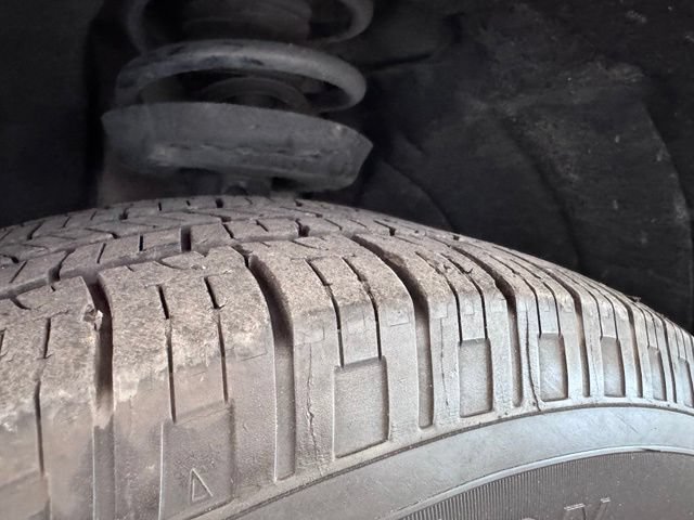 Used 2020 Chevrolet Equinox LT FWD image 23
