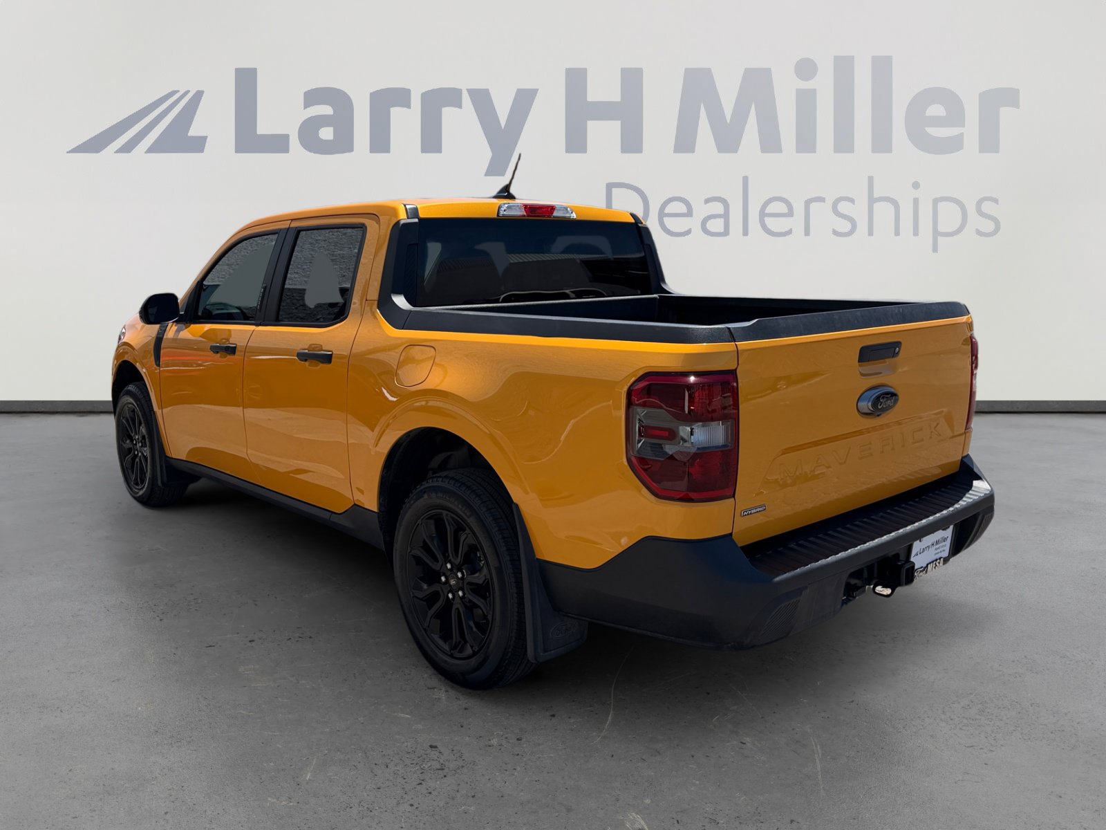 Certified 2023 Ford Maverick XLT w/ Black Appearance Package FWD image 3