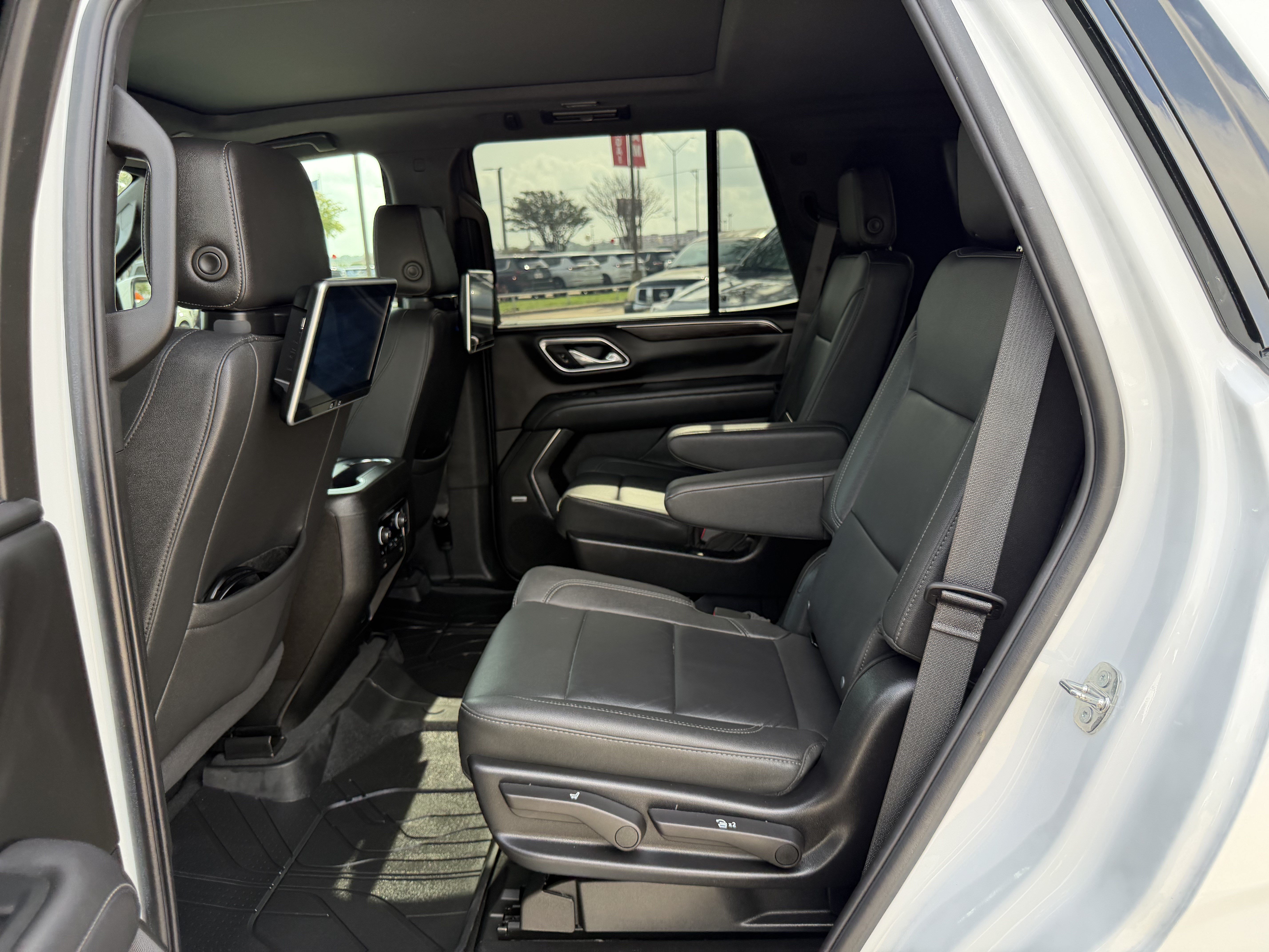 Used 2024 Chevrolet Tahoe Z71 w/ Off-Road Capability Package AWD/4WD image 13