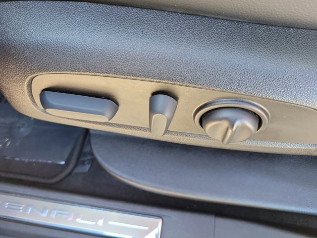 Used 2023 GMC Acadia Denali w/ Denali Ultimate Package image 21