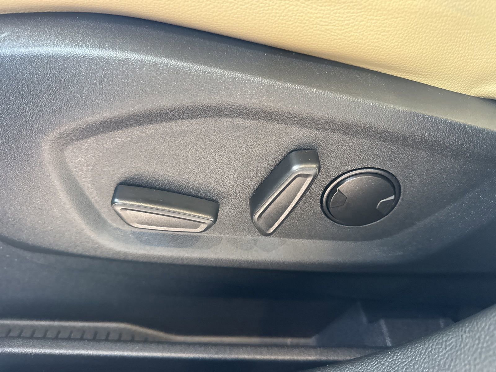 Certified 2024 Ford Edge SEL w/ Convenience Package image 24