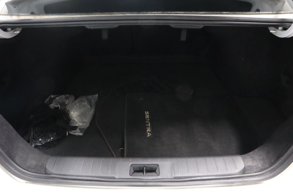 Used 2023 Nissan Sentra SR w/ Trunk Package image 16