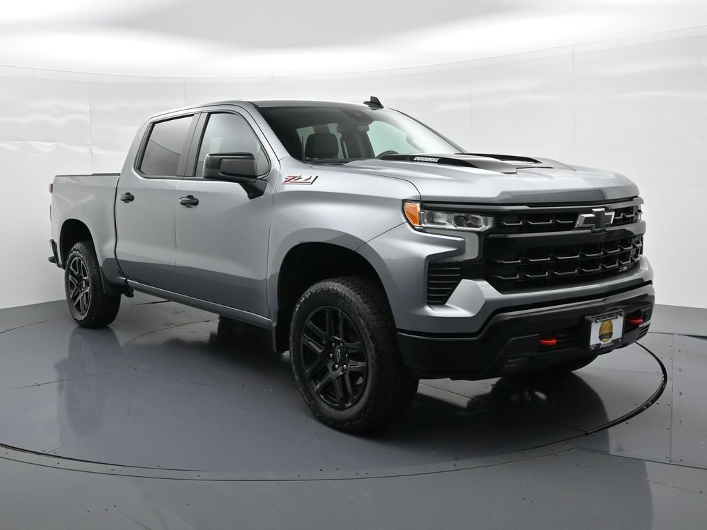 Used 2024 Chevrolet Silverado 1500 LT Trail Boss w/ Convenience Package II AWD/4WD image 4