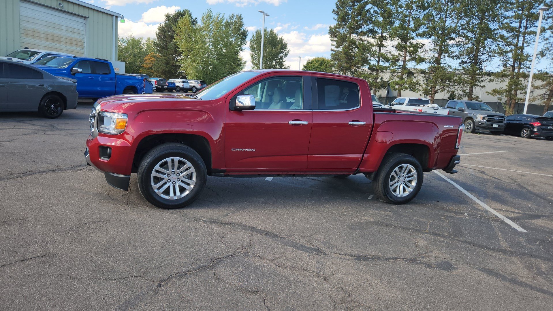 Used 2017 GMC Canyon SLT w/ Trailering Package AWD/4WD image 5