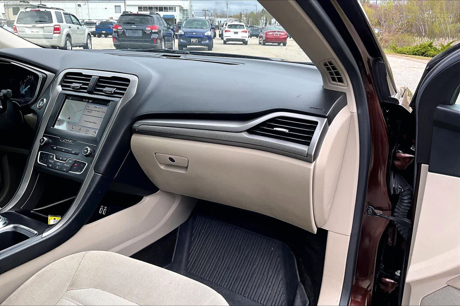 Certified 2019 Ford Fusion SE AWD/4WD image 18