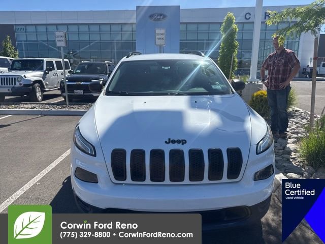 Used 2017 Jeep Cherokee Sport FWD image 2