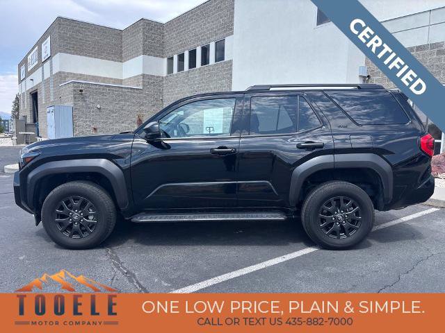 Used 2025 Toyota 4Runner SR5 AWD/4WD image 2