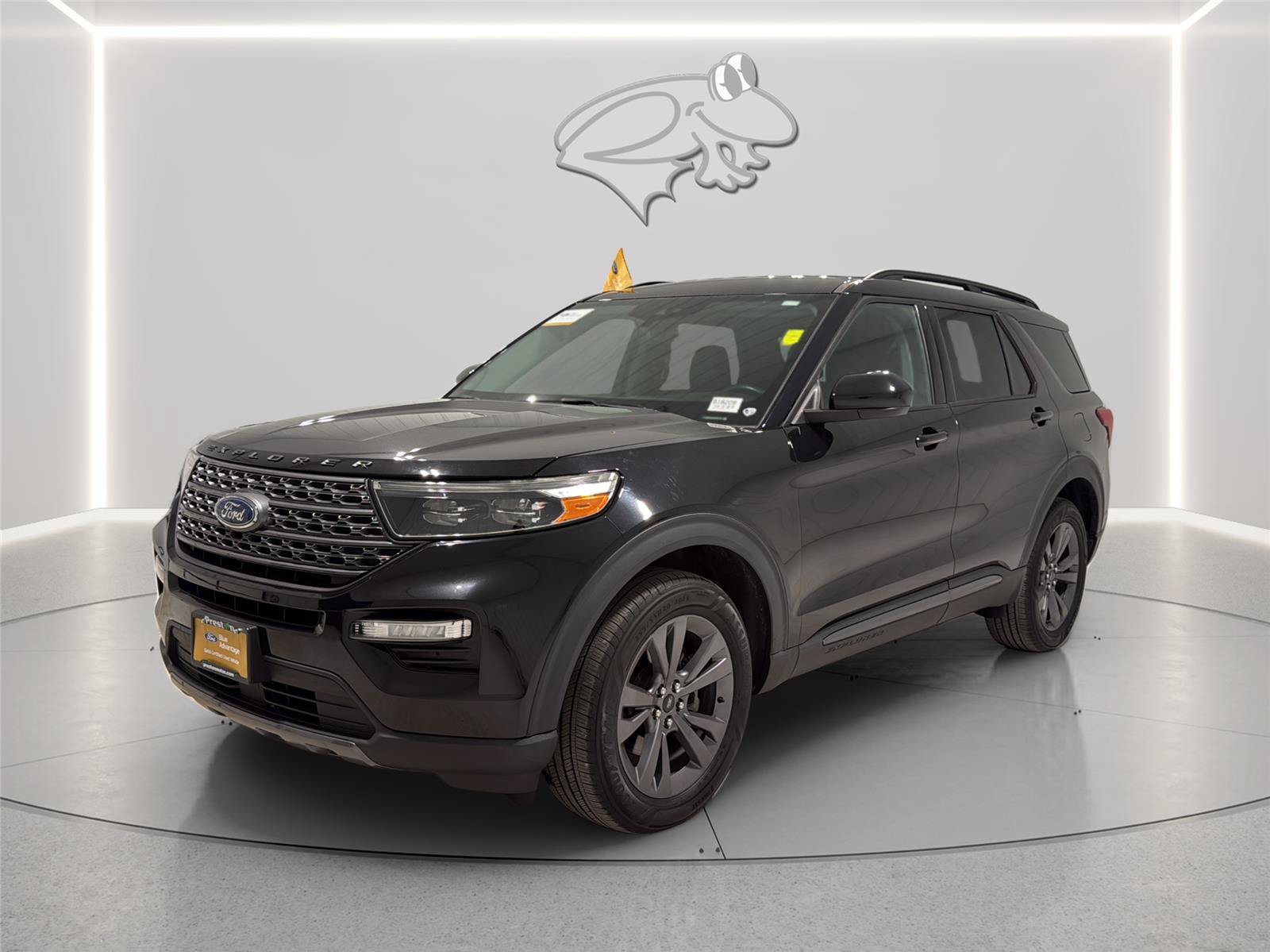 Certified 2022 Ford Explorer XLT w/ Equipment Group 202A AWD/4WD image 1
