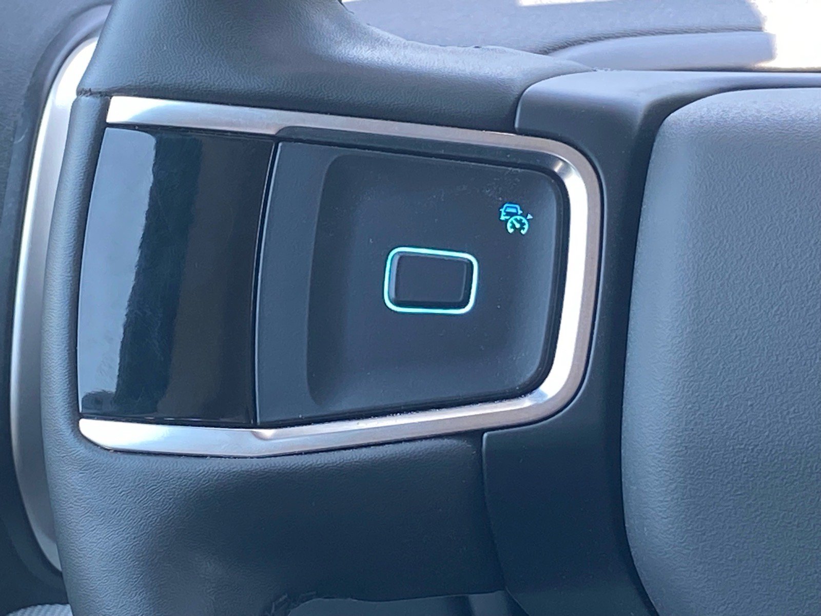 Certified 2025 Ford Expedition Active AWD/4WD image 6