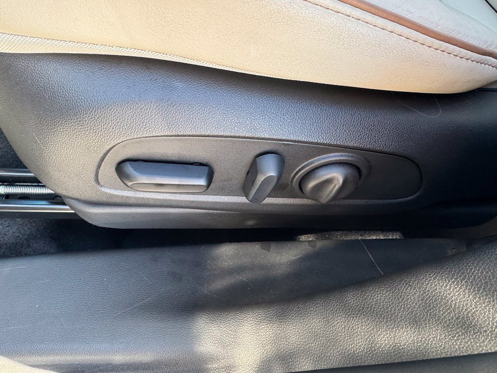 Used 2024 Buick Encore GX Avenir w/ Avenir Technology Package FWD image 10