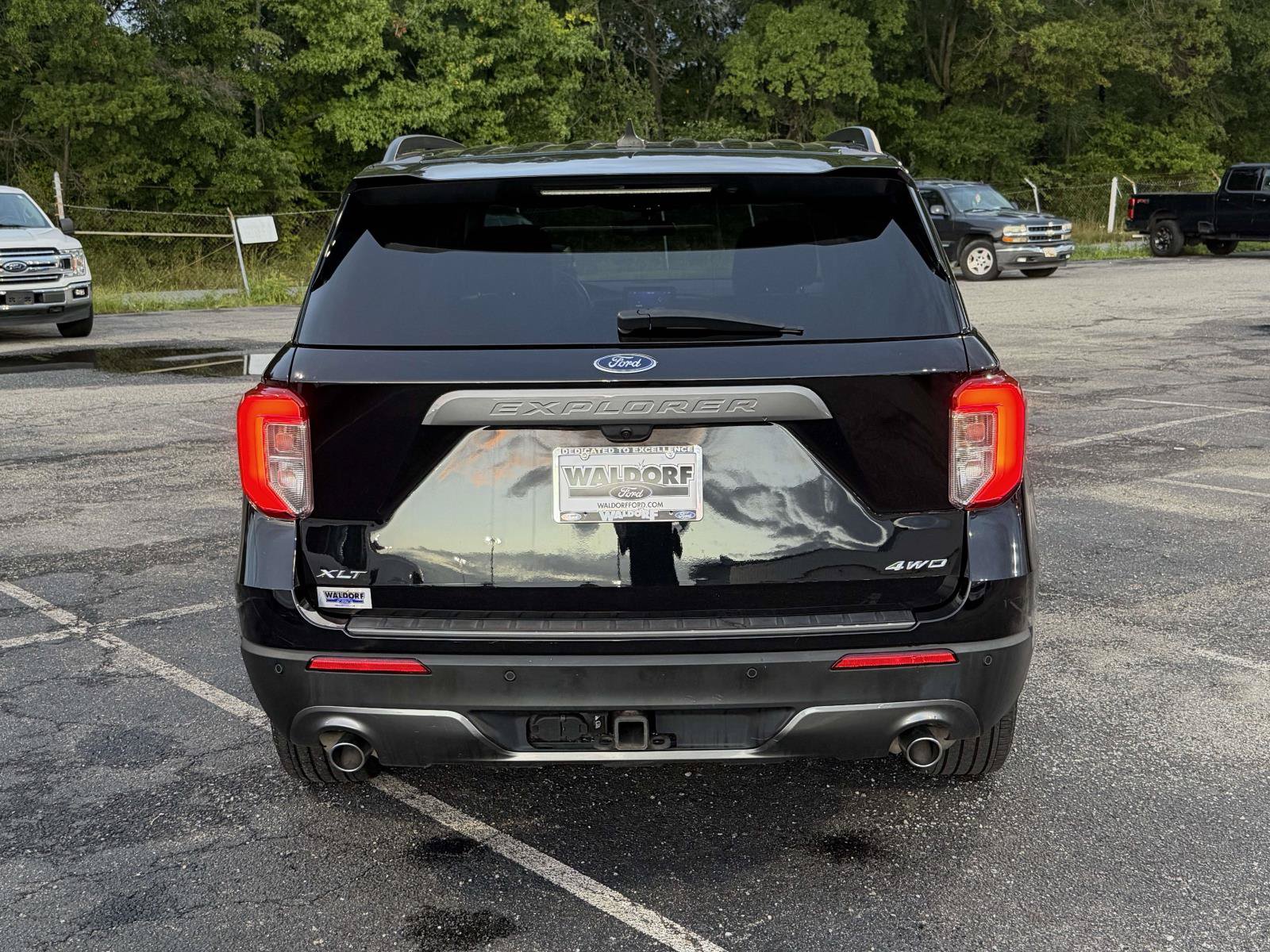 Certified 2023 Ford Explorer XLT w/ Equipment Group 202A AWD/4WD image 3