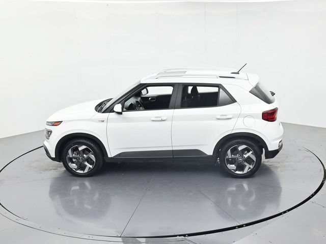 Used 2024 Hyundai Venue SEL FWD image 44