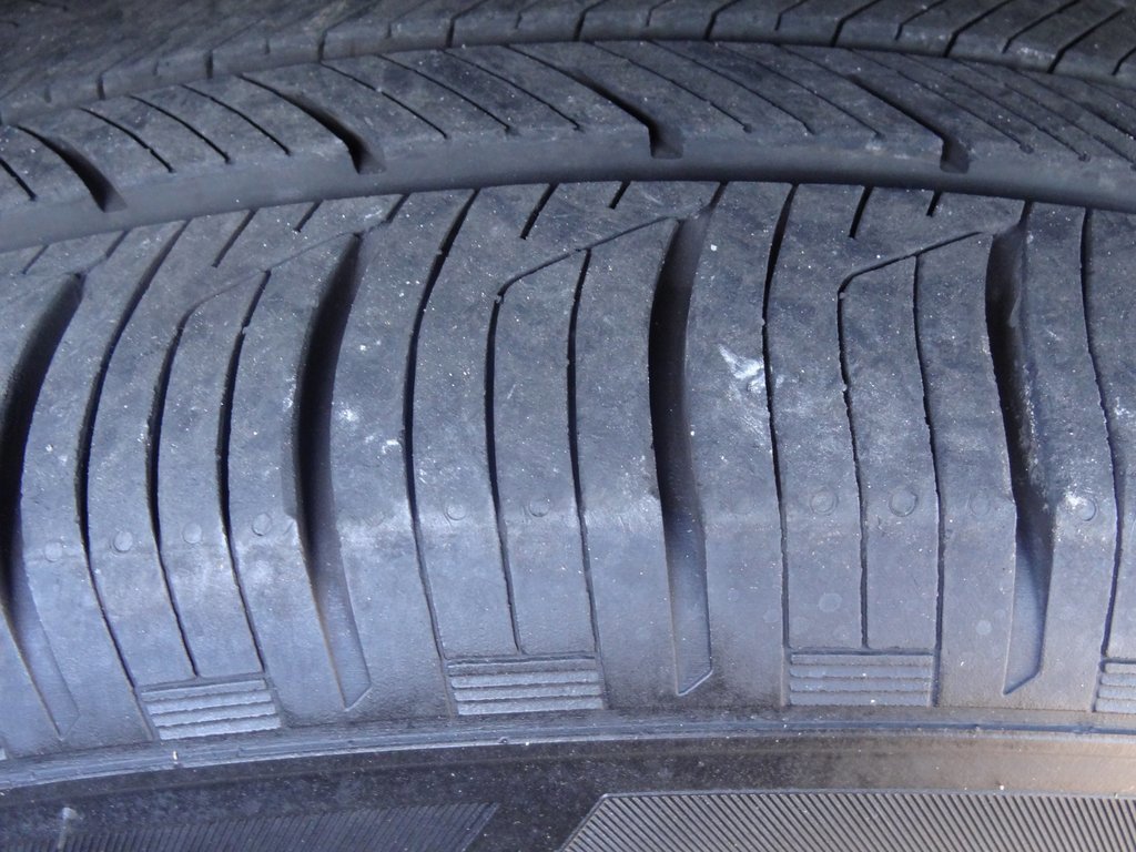 Certified 2025 Ford Explorer Active image 16