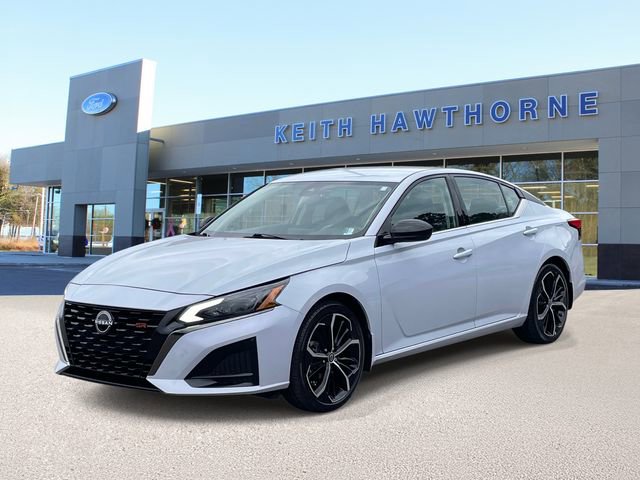 Used 2023 Nissan Altima 2.5 SR FWD image 3