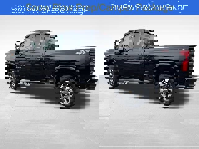 Used 2021 Chevrolet Silverado 2500 Custom w/ Custom Value Package image 3