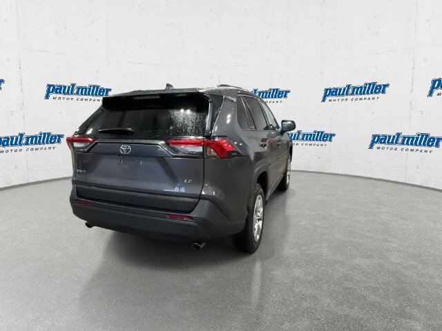 Used 2021 Toyota RAV4 LE FWD image 10