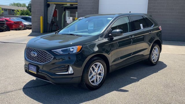Certified 2024 Ford Edge SEL w/ Convenience Package AWD/4WD image 5