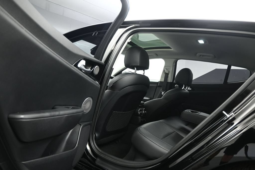 Used 2019 Kia Stinger Premium RWD image 22
