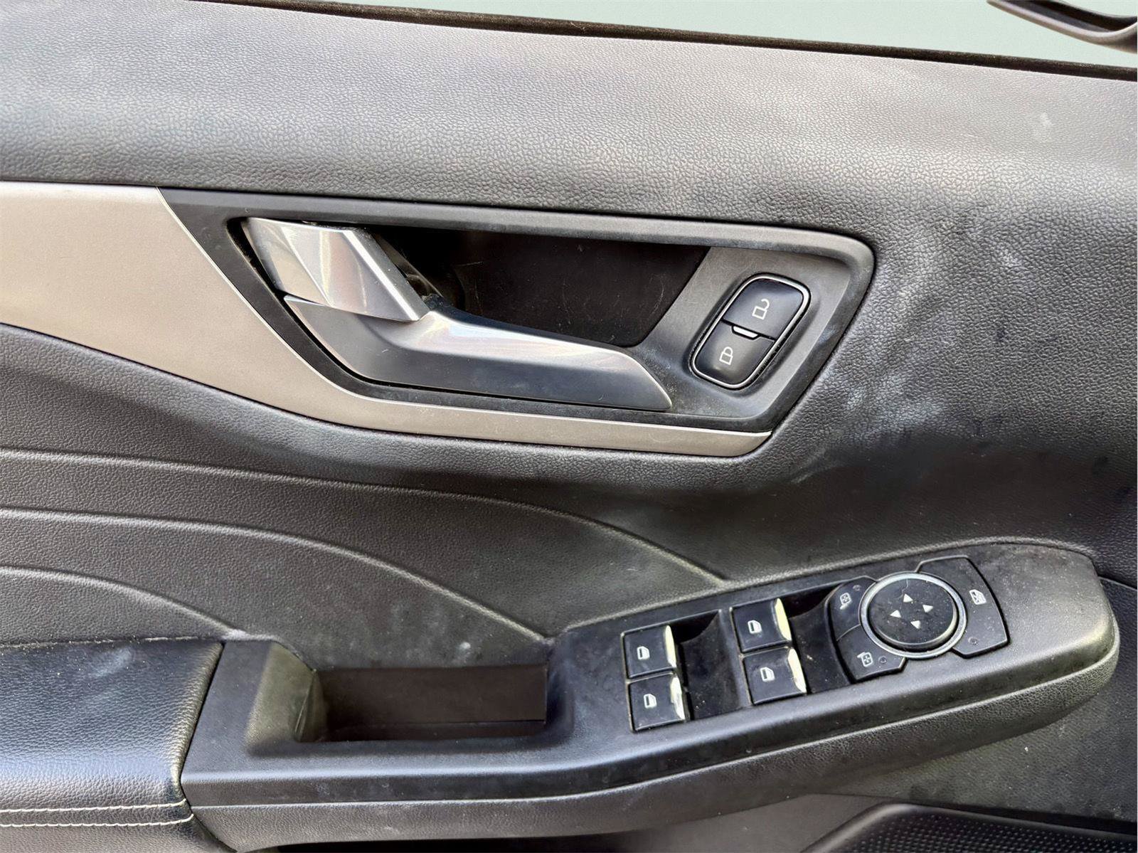 Certified 2022 Ford Escape SEL FWD image 15