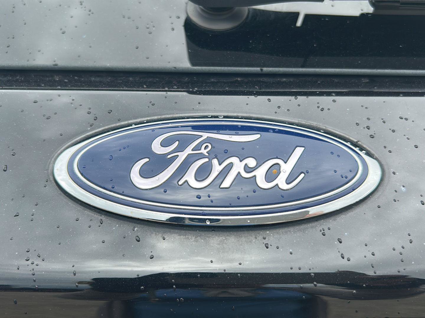 Certified 2025 Ford Explorer Active RWD image 31