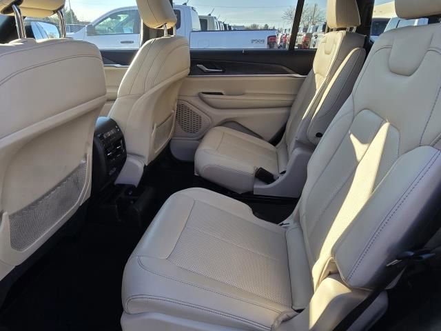 Used 2023 Jeep Grand Cherokee L Limited w/ Luxury Tech Group II image 15