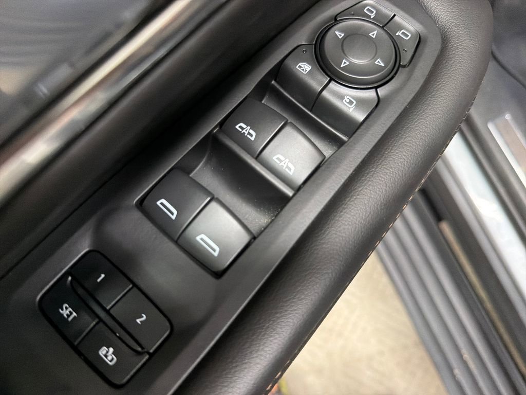 Used 2023 GMC Yukon XL AT4 w/ Max Trailering Package AWD/4WD image 18