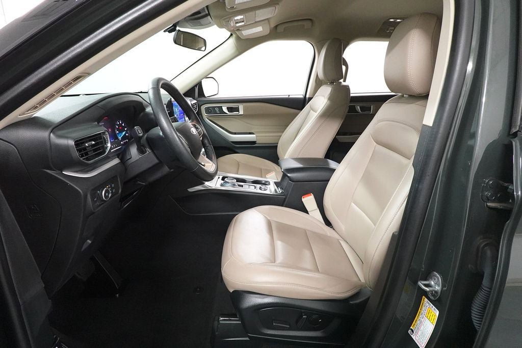 Certified 2023 Ford Explorer XLT w/ Equipment Group 202A AWD/4WD image 25