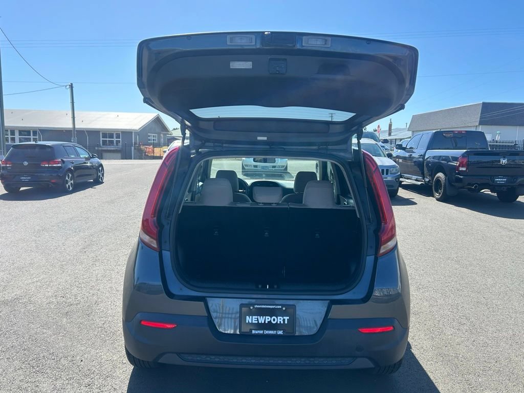 Used 2022 Kia Soul LX FWD image 29