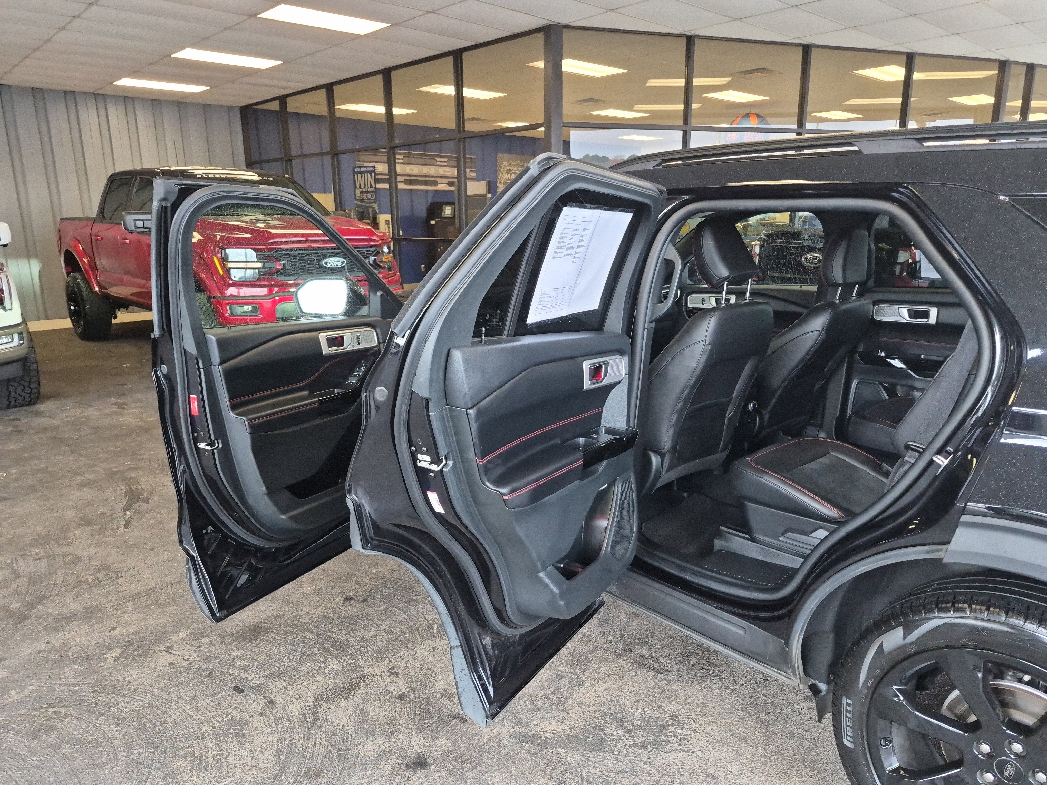 Certified 2023 Ford Explorer ST-Line w/ Class IV Trailer Tow Package image 14