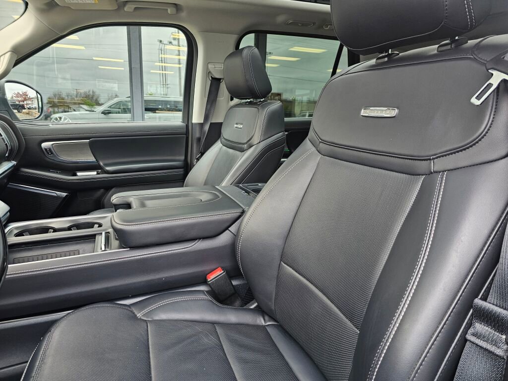 Certified 2025 Ford Expedition Platinum AWD/4WD image 19