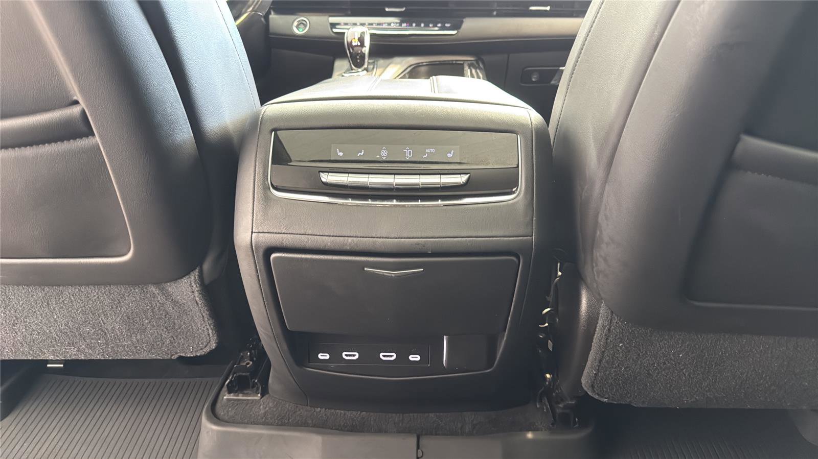 Used 2021 Cadillac Escalade ESV Sport w/ Driver Assist Tech Package AWD/4WD image 29