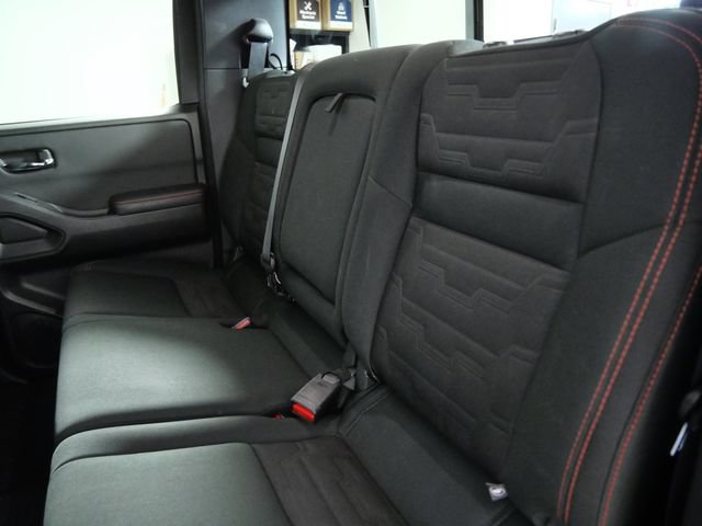Used 2022 Nissan Frontier PRO-4X w/ Technology Package AWD/4WD image 17
