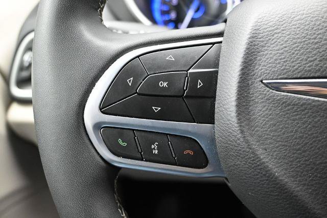 Used 2024 Chrysler Pacifica Touring-L FWD image 21
