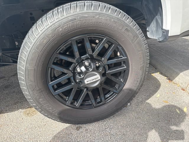 Certified 2022 Ford F250 Lariat w/ Black Appearance Package image 11