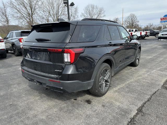 Certified 2025 Ford Explorer ST-Line w/ ST-Line Street Pack image 4