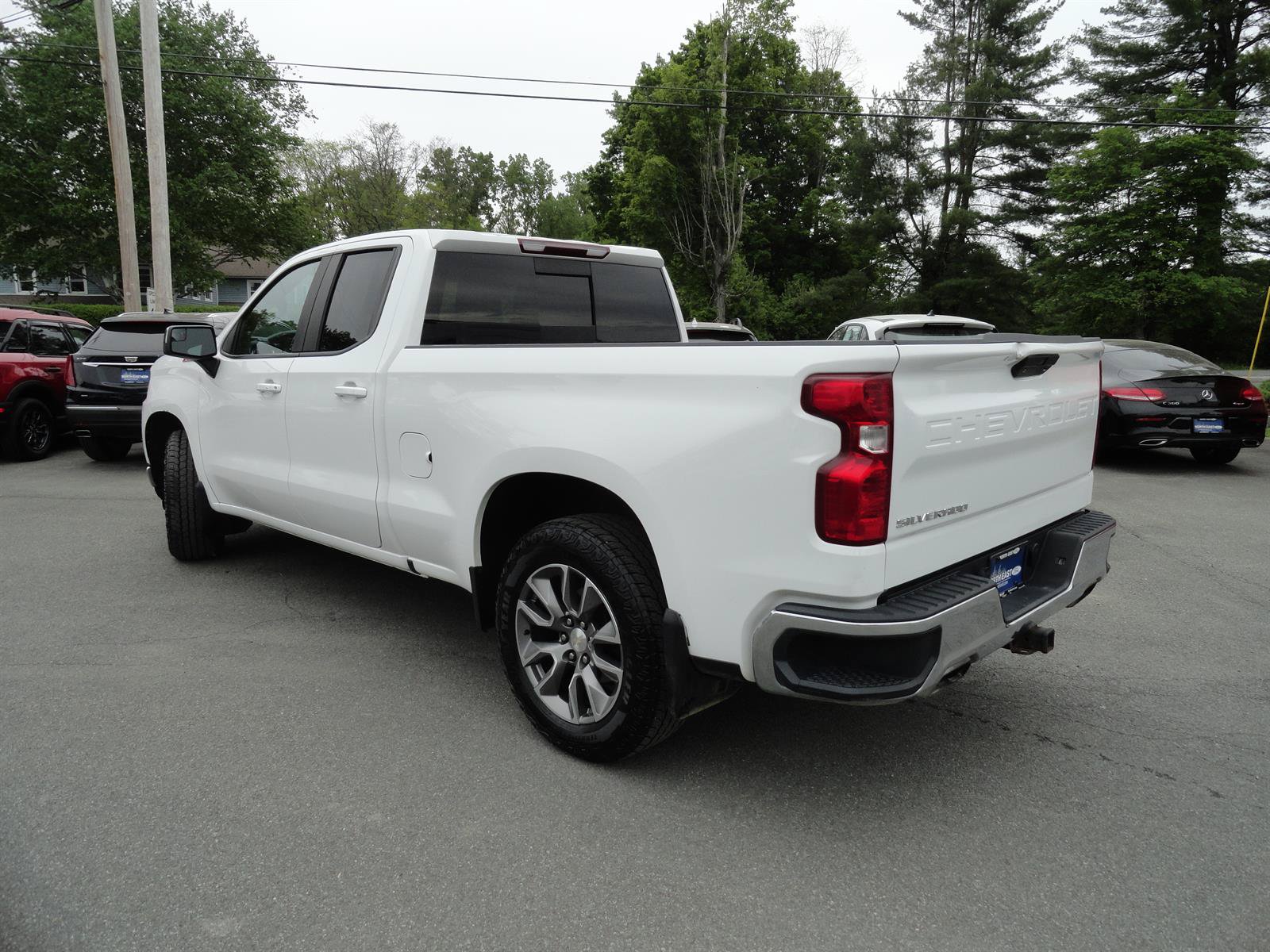 Used 2021 Chevrolet Silverado 1500 LT AWD/4WD image 7