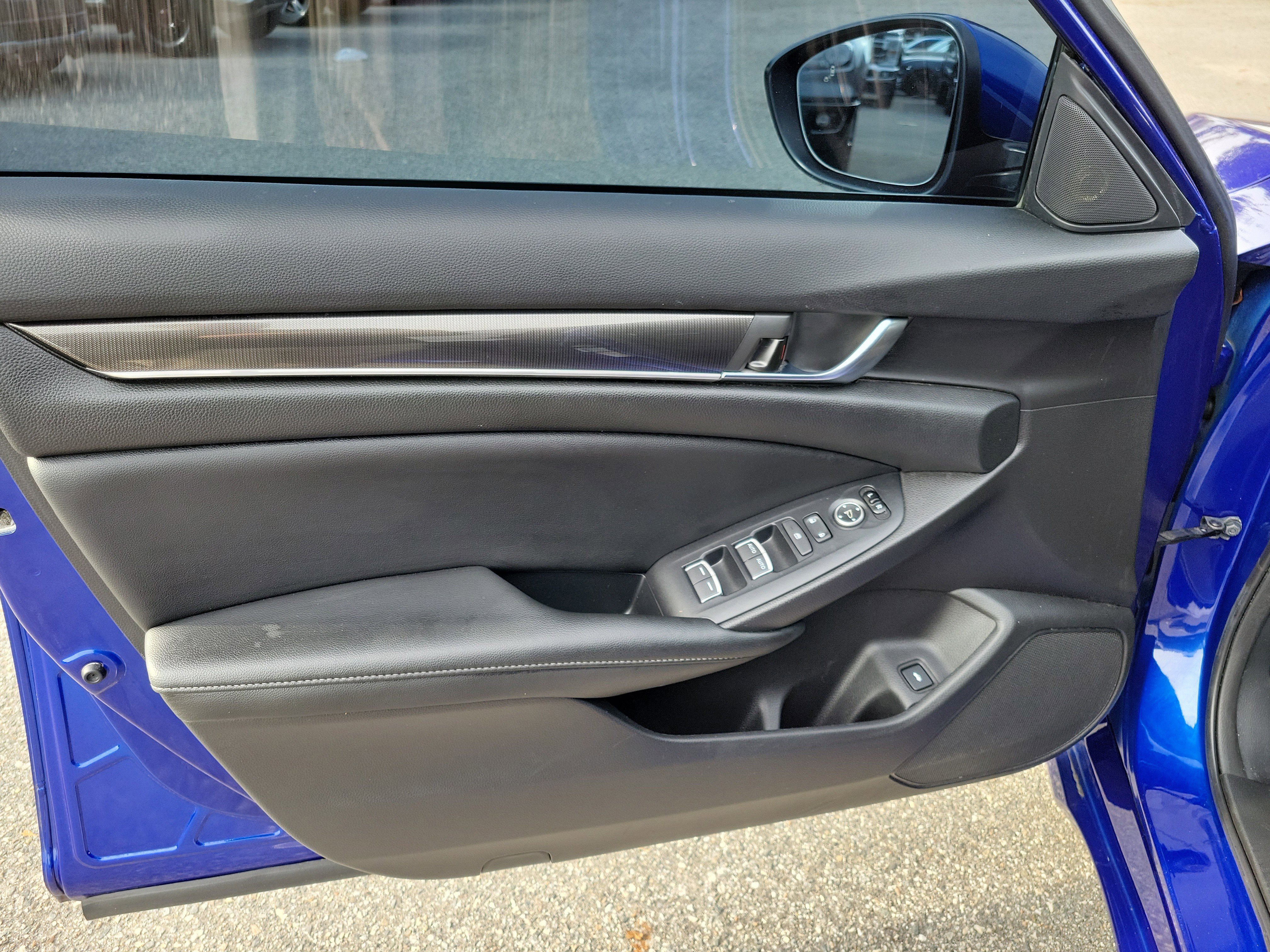 Used 2019 Honda Accord Sport image 5