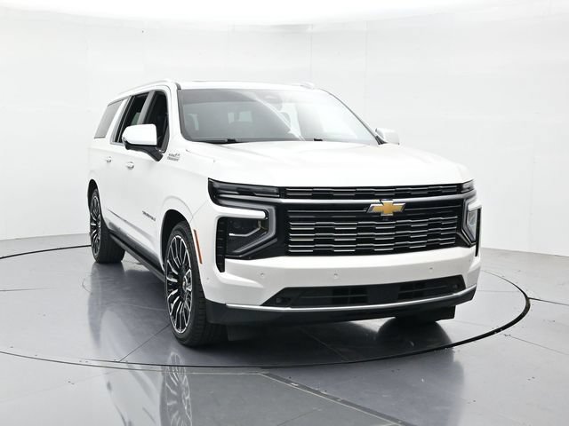 Used 2025 Chevrolet Suburban High Country AWD/4WD image 4