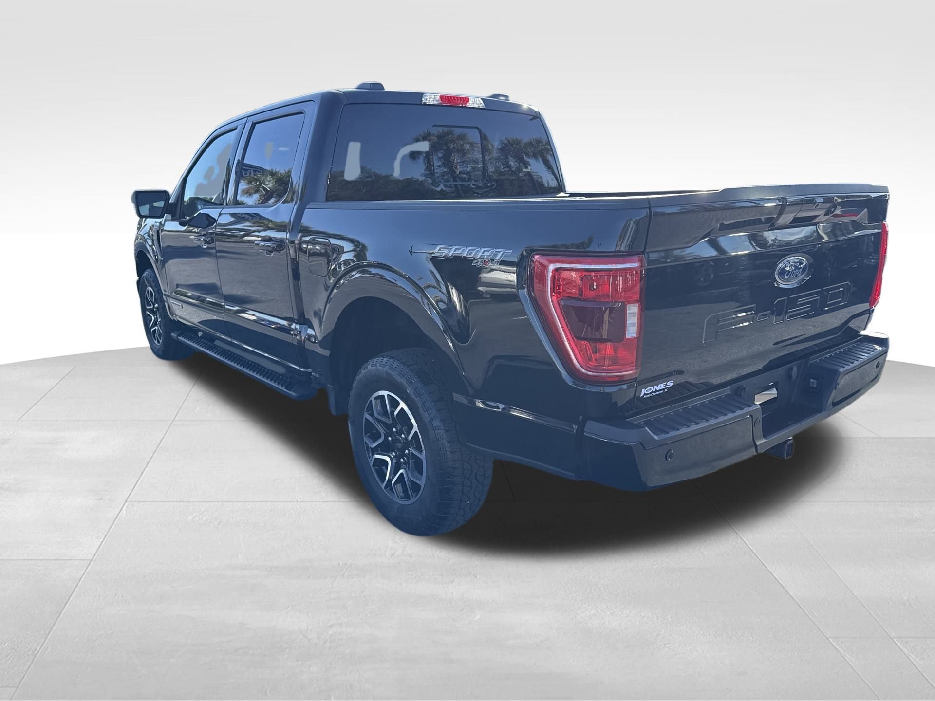 Certified 2023 Ford F150 XLT w/ Equipment Group 302A High image 5