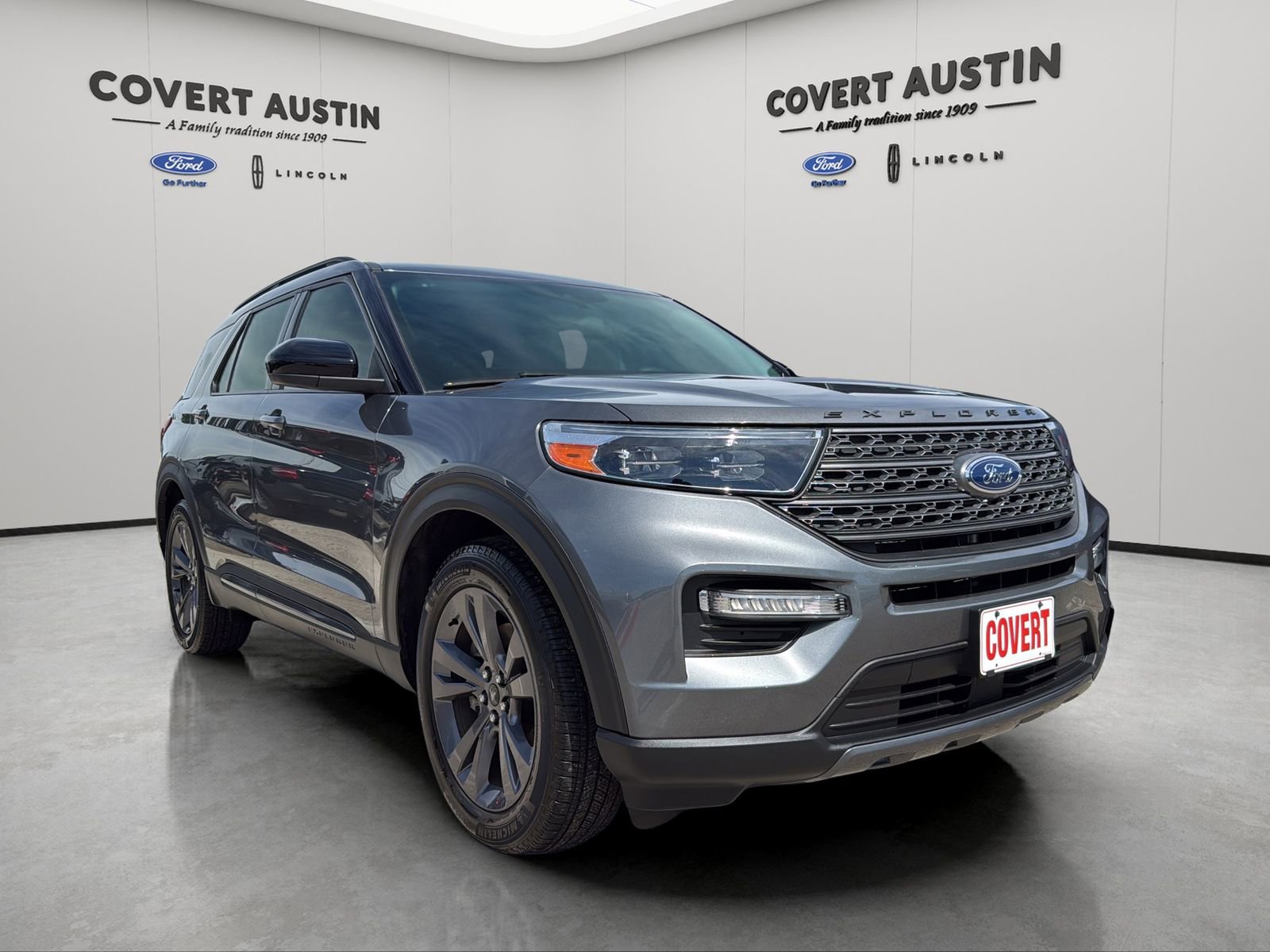 Certified 2023 Ford Explorer XLT w/ Equipment Group 202A RWD image 7