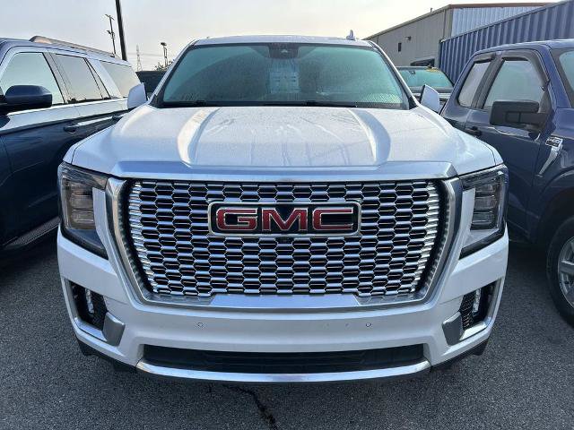 Used 2023 GMC Yukon XL Denali w/ Denali Reserve Package AWD/4WD image 6