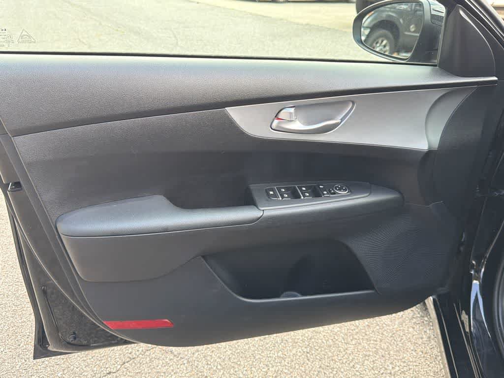 Used 2023 Kia Forte LXS FWD image 11