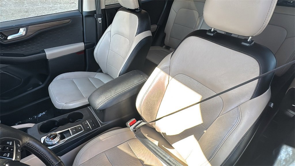 Certified 2020 Ford Escape Titanium image 22