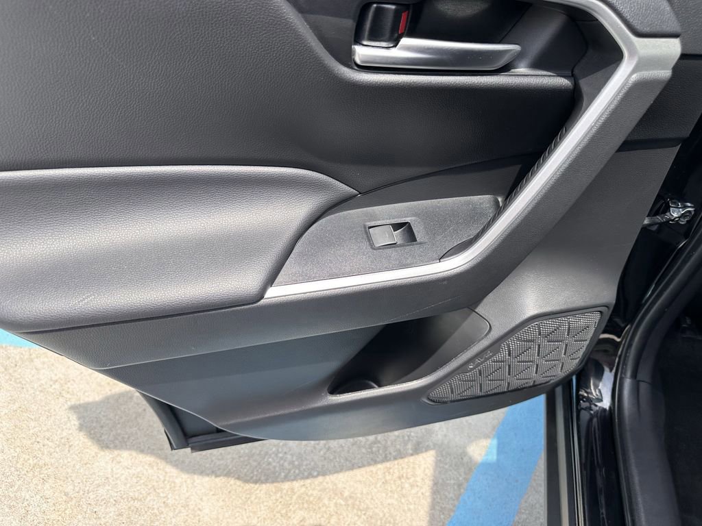 Used 2023 Toyota RAV4 XLE image 29