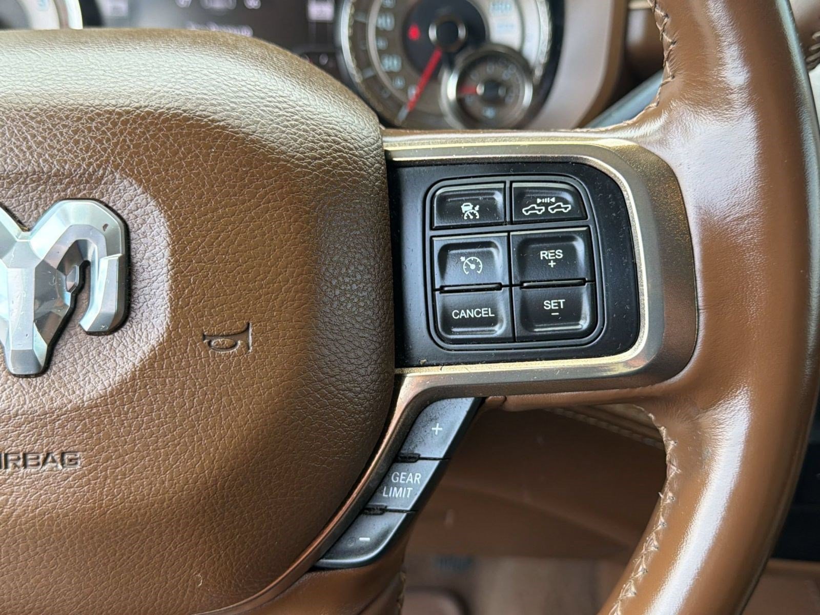 Used 2022 RAM 2500 Limited AWD/4WD image 24