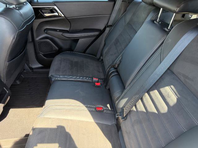 Used 2023 Mitsubishi Outlander SE AWD/4WD image 11