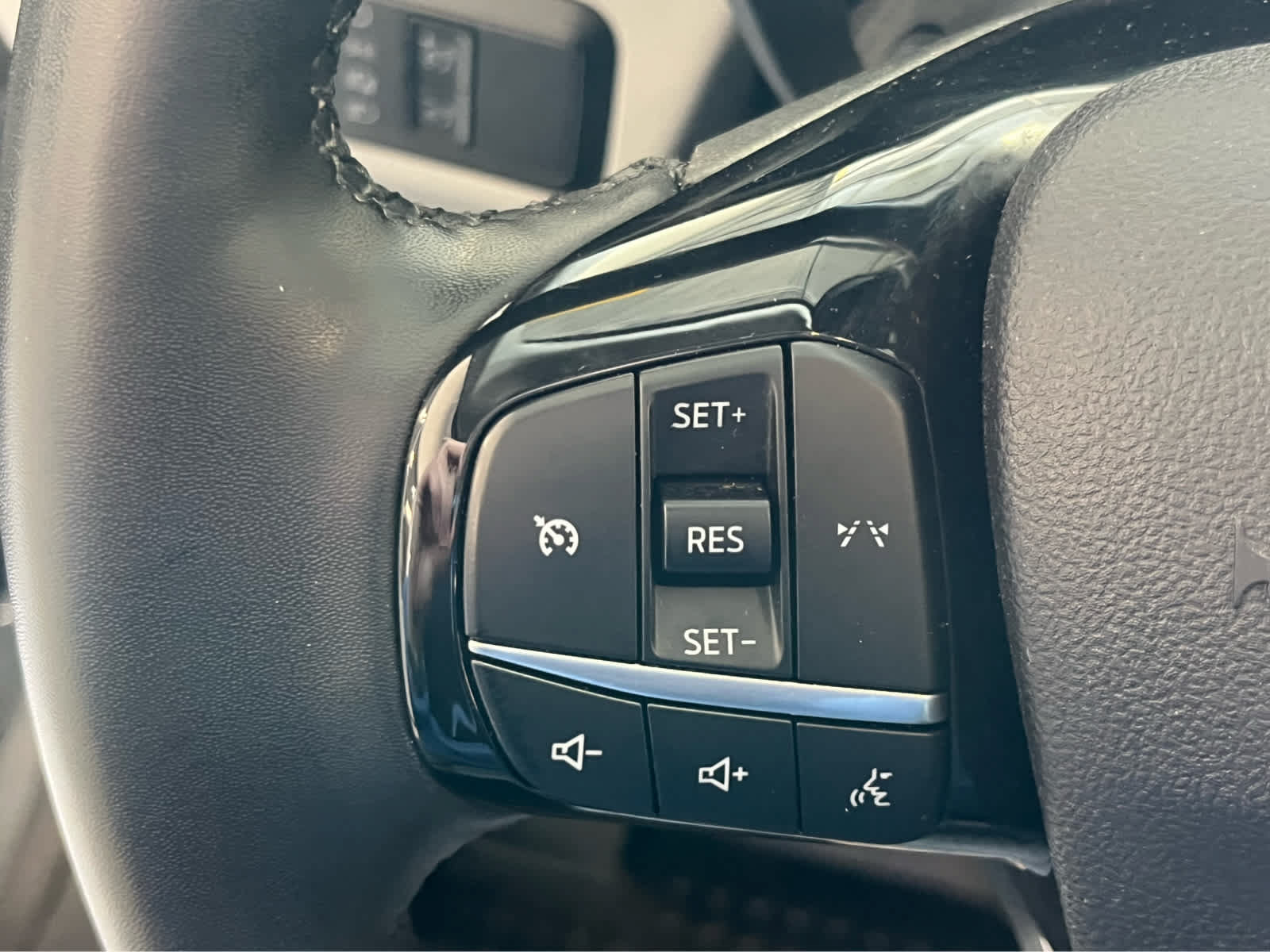 Certified 2024 Ford Escape Active AWD/4WD image 30