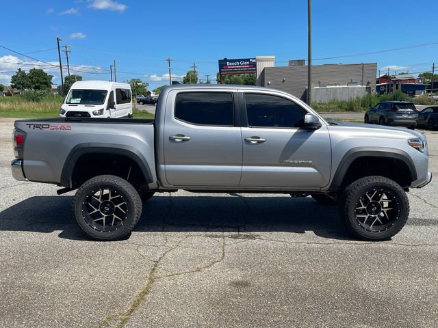 Used 2020 Toyota Tacoma TRD Off-Road AWD/4WD image 4
