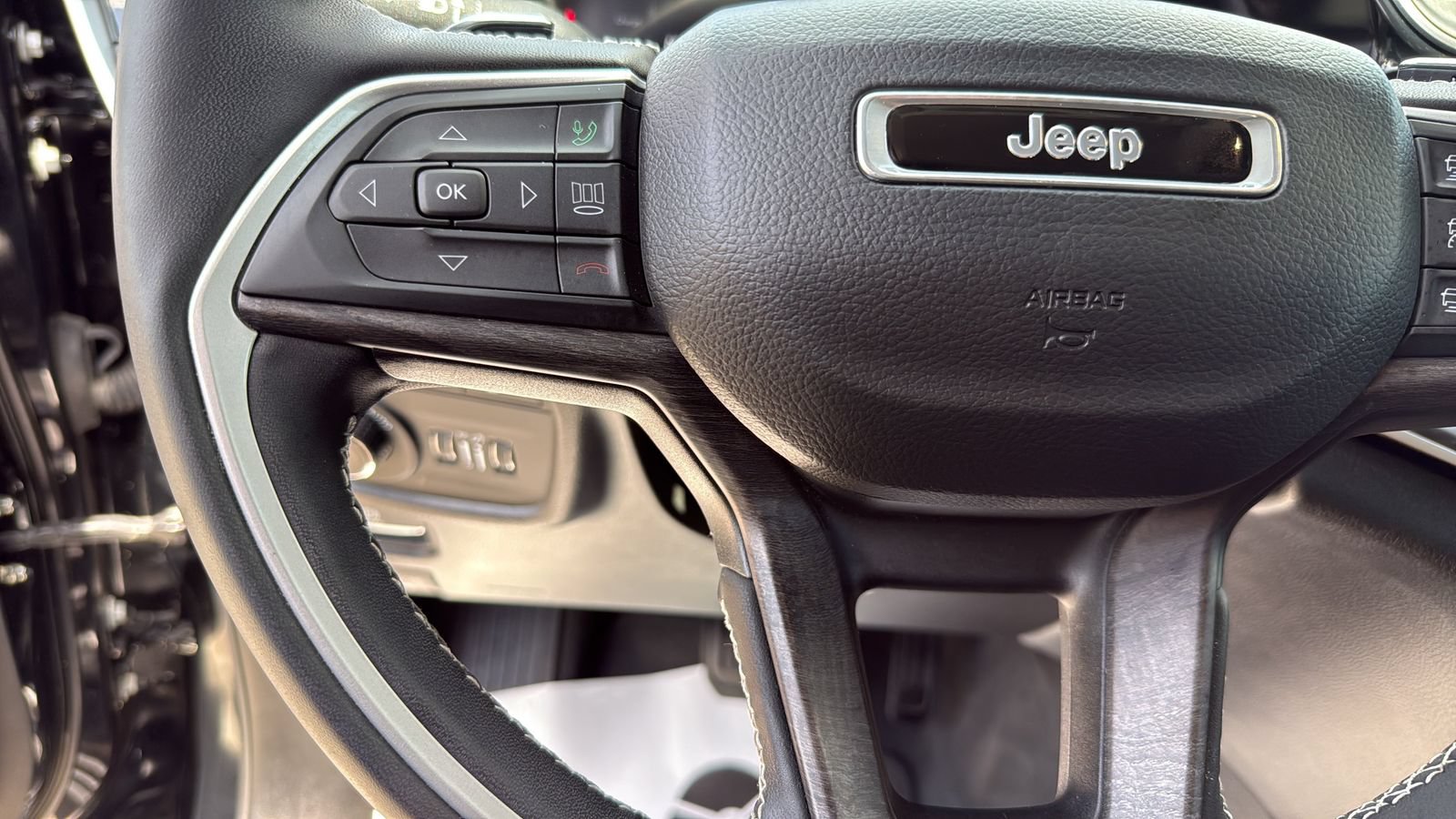 Used 2023 Jeep Grand Cherokee 4WD 4xe image 16